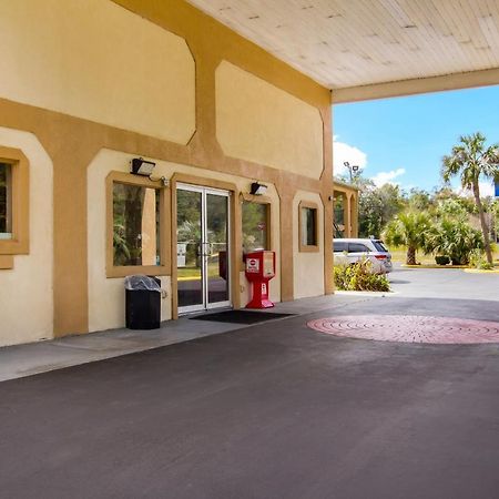 Americas Best Value Inn دارين المظهر الخارجي الصورة