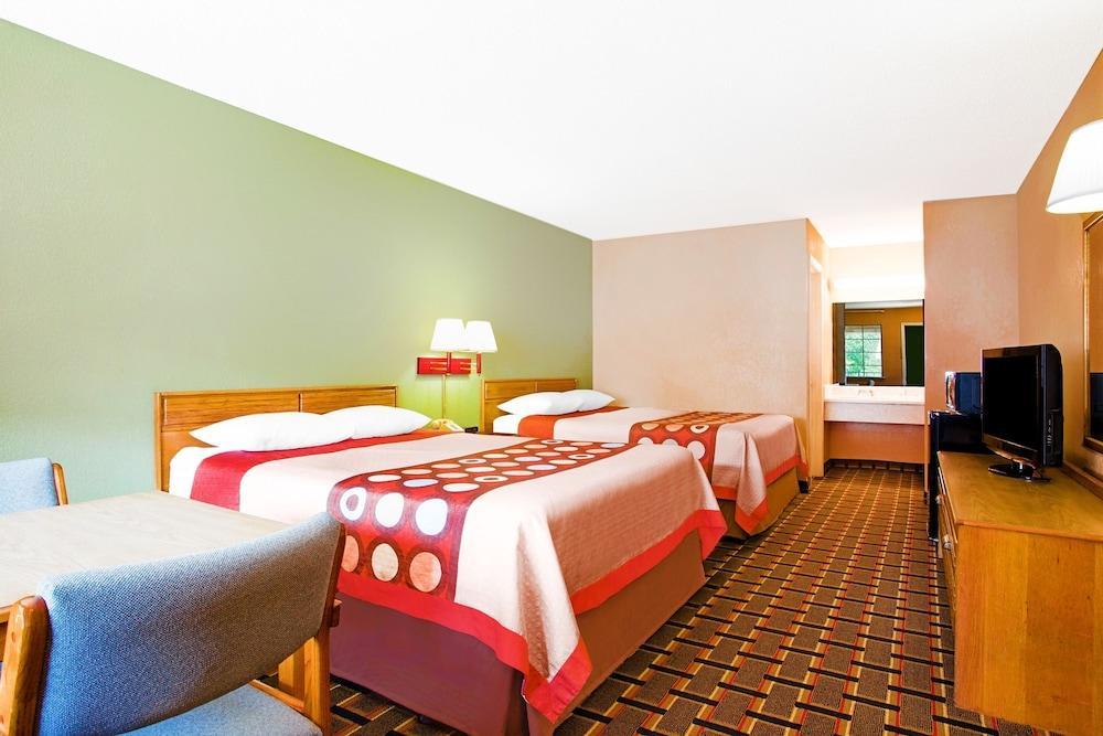 Americas Best Value Inn دارين المظهر الخارجي الصورة
