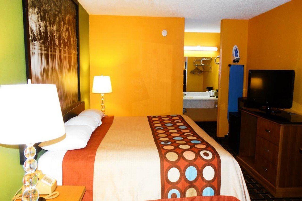 Americas Best Value Inn دارين المظهر الخارجي الصورة