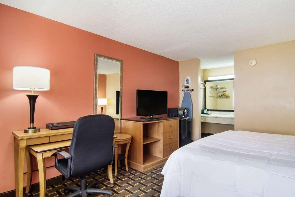 Americas Best Value Inn دارين الغرفة الصورة