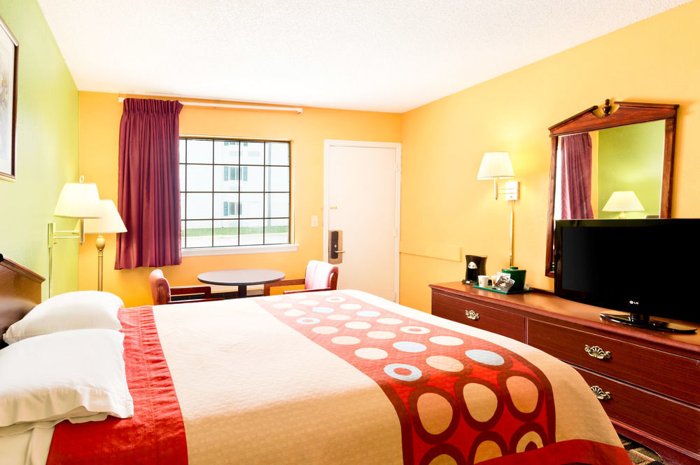 Americas Best Value Inn دارين المظهر الخارجي الصورة
