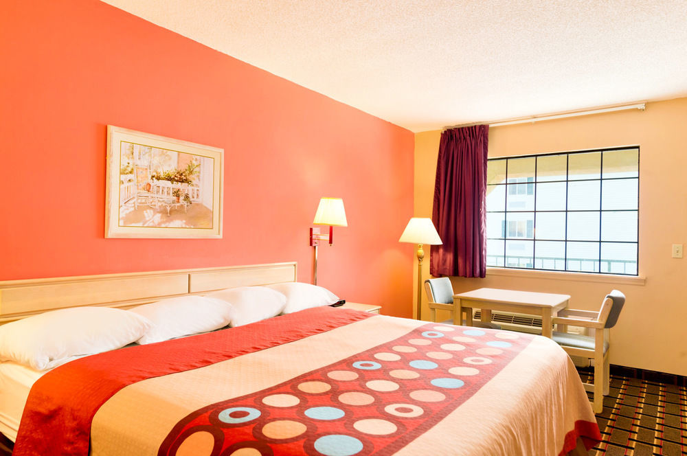 Americas Best Value Inn دارين المظهر الخارجي الصورة