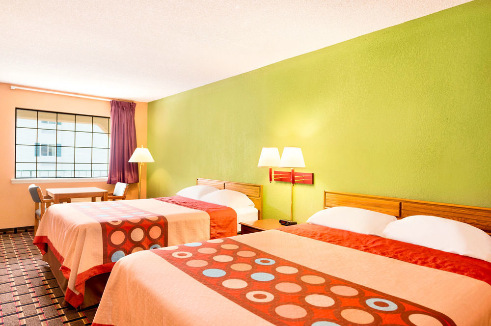 Americas Best Value Inn دارين المظهر الخارجي الصورة