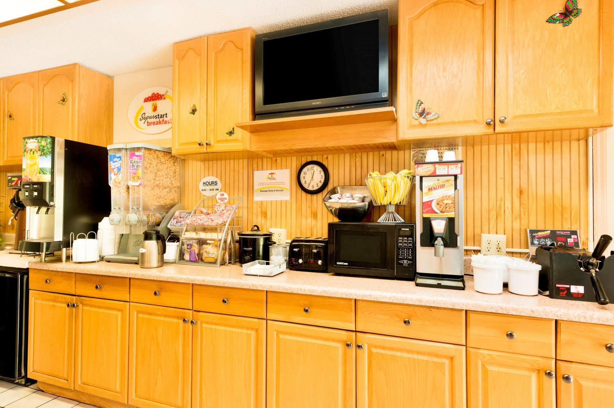 Americas Best Value Inn دارين المظهر الخارجي الصورة
