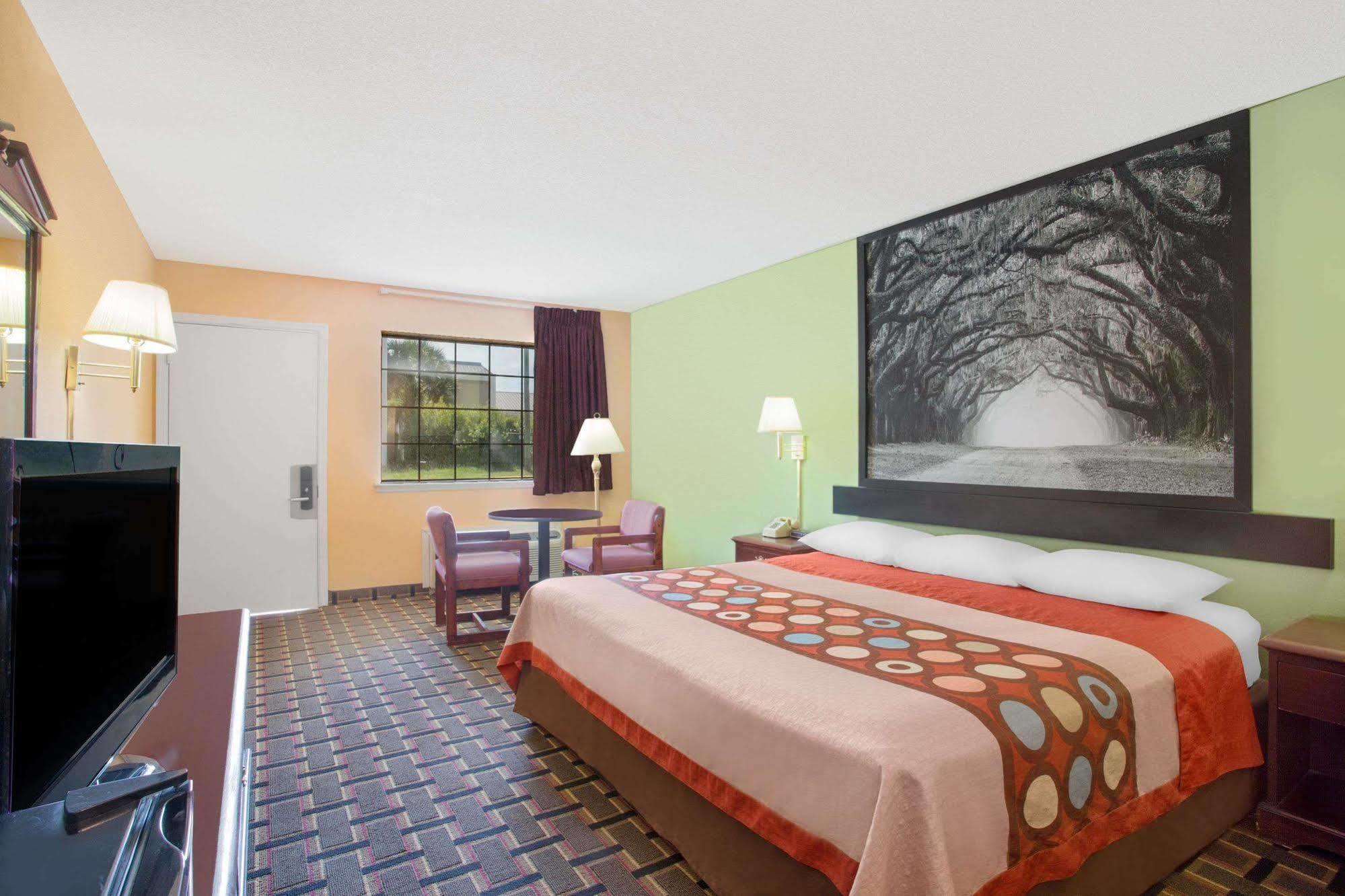 Americas Best Value Inn دارين المظهر الخارجي الصورة