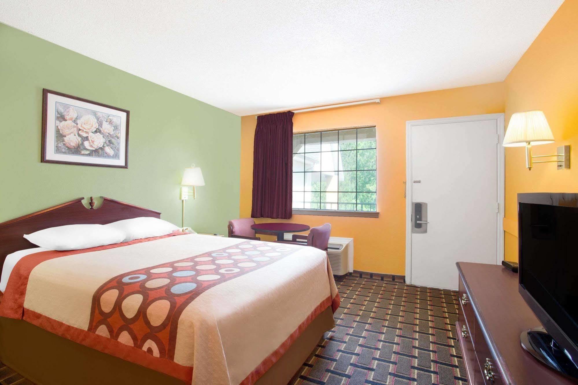 Americas Best Value Inn دارين المظهر الخارجي الصورة