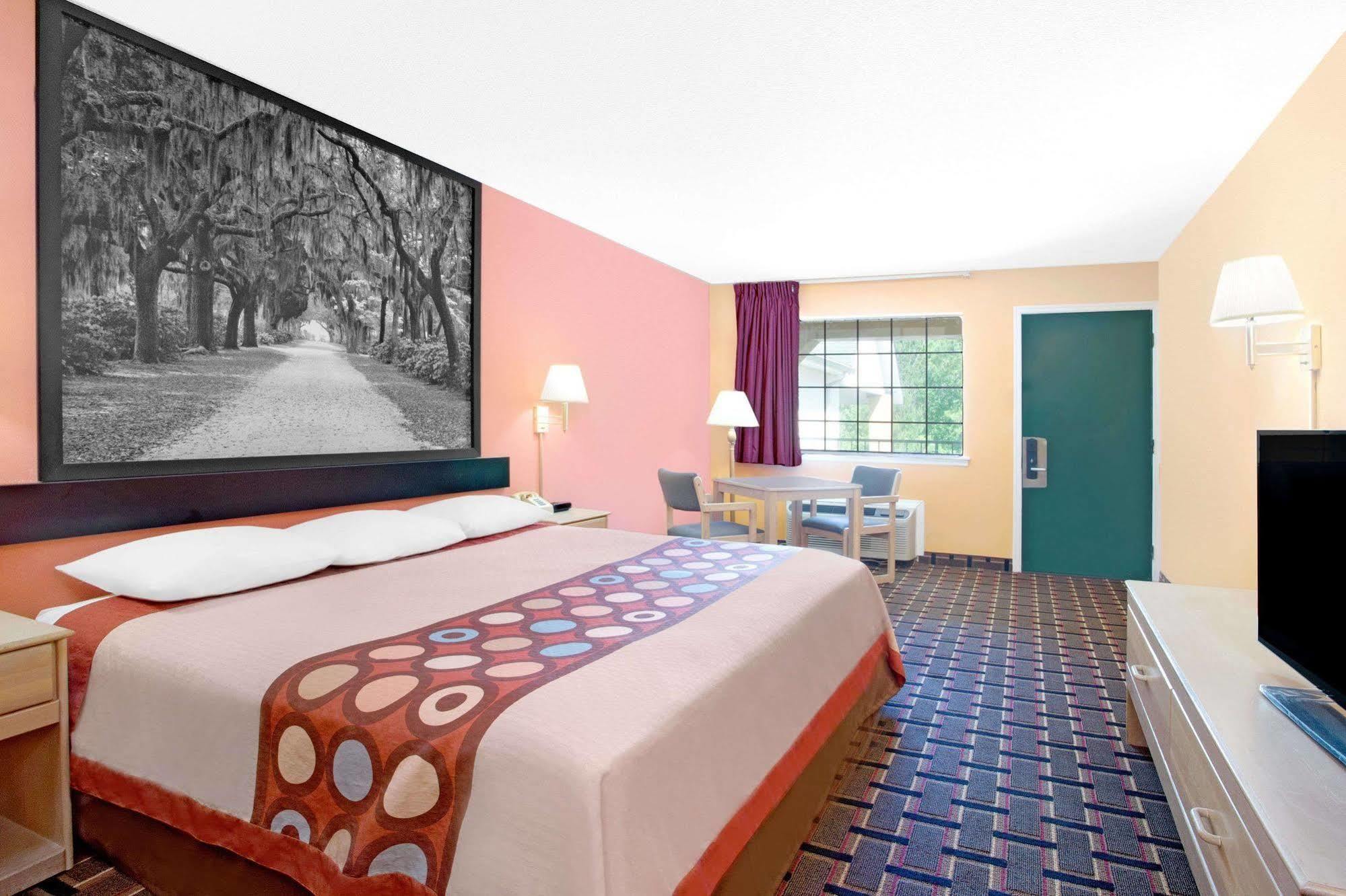 Americas Best Value Inn دارين المظهر الخارجي الصورة