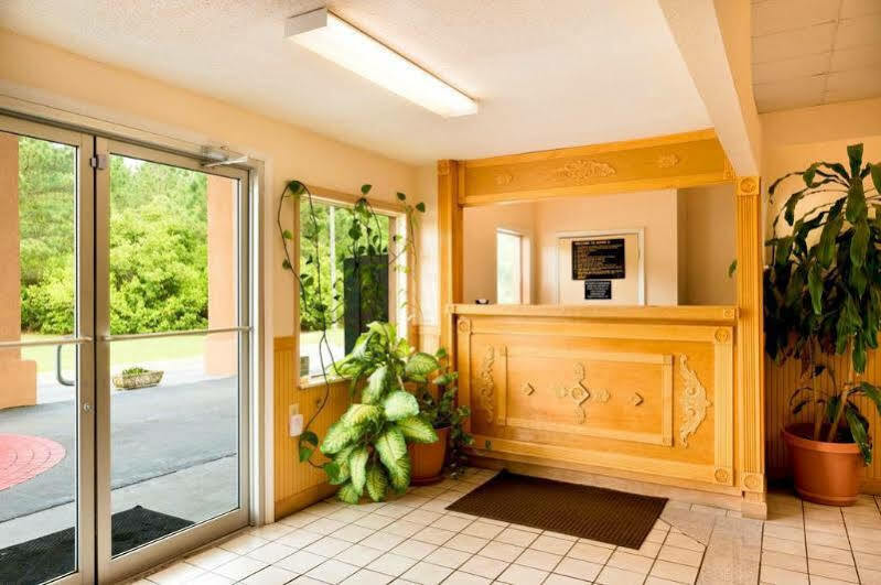 Americas Best Value Inn دارين المظهر الخارجي الصورة