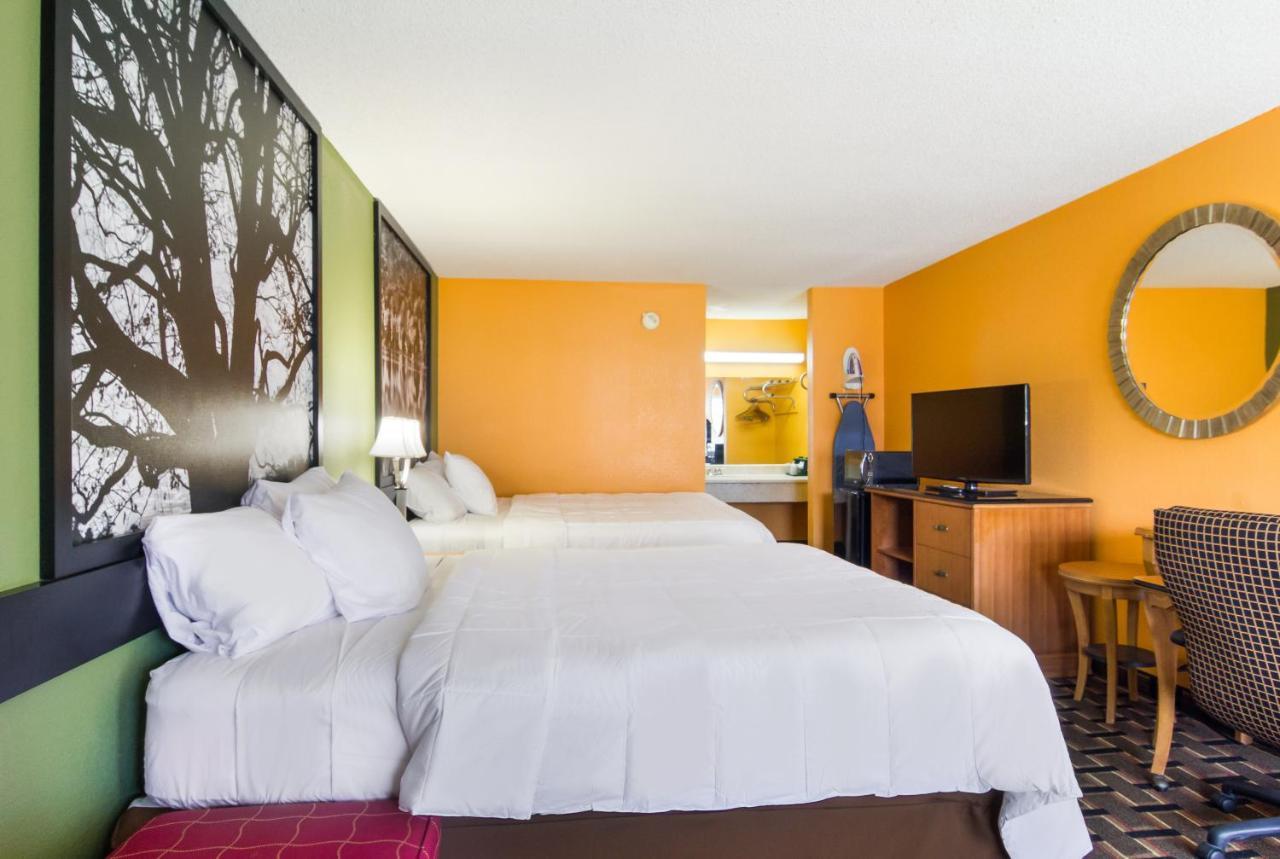 Americas Best Value Inn دارين المظهر الخارجي الصورة