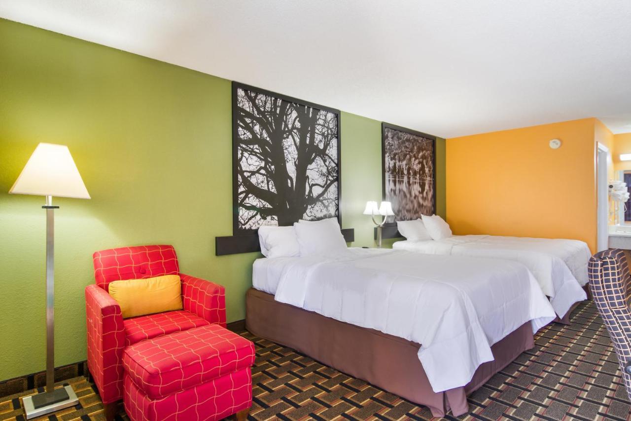 Americas Best Value Inn دارين المظهر الخارجي الصورة